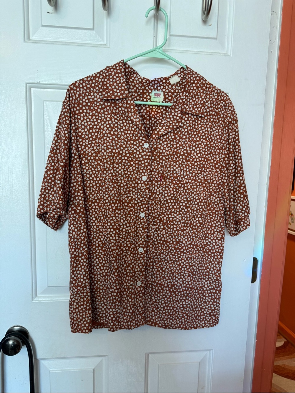 Levi's Women’s Brown Short Sleeve Button-Up Shirt with White Floral Print